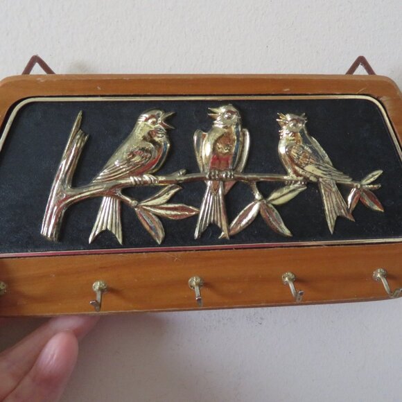 Small Metal & Wood Hooks Plaque Bird Design (K684) - Picture 1 of 7